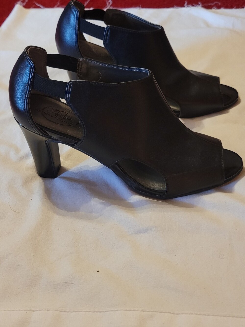 Lifestyle Simply Comfort Black 3 inch Heels . size 7.5 - Picture 3 of 7